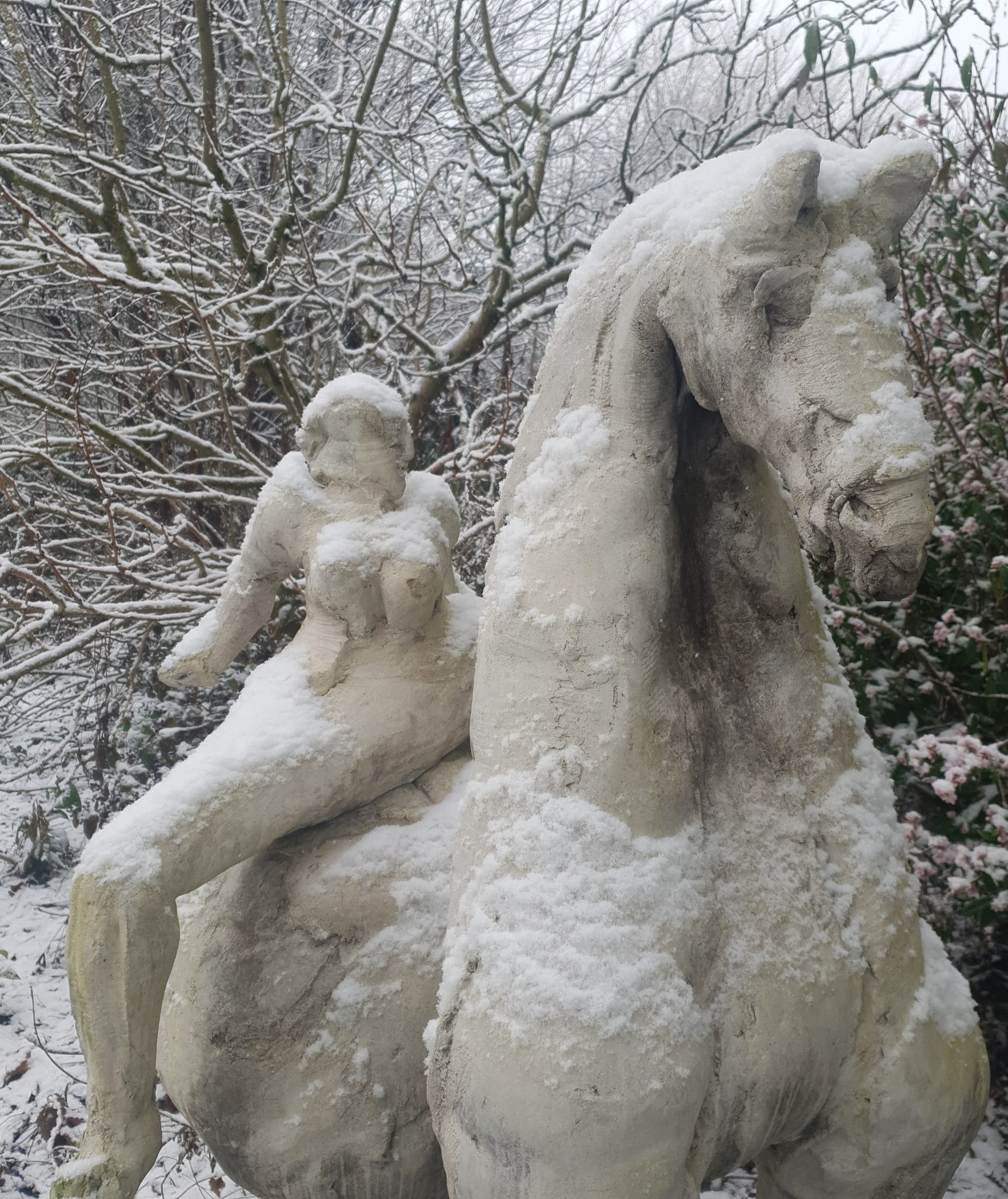 Sculpture de Pascale de la Borderie sous la neige